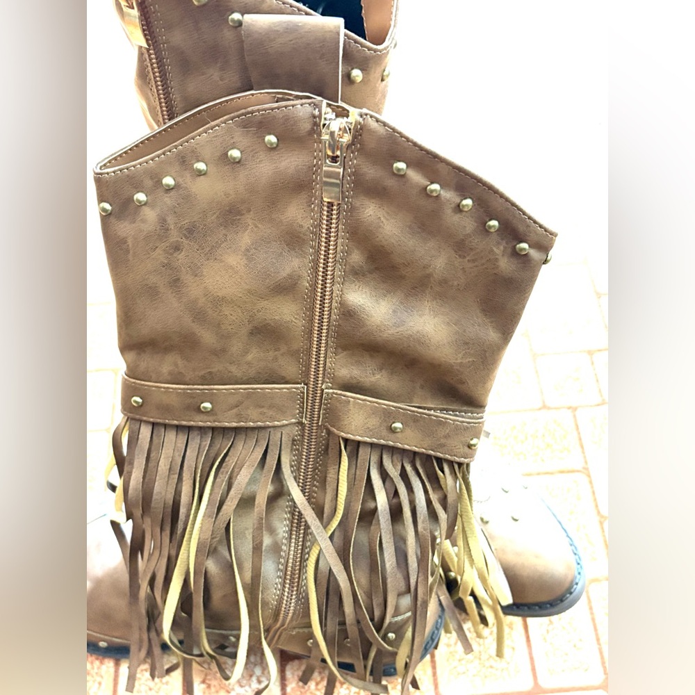 🆕Women’s Western Mid-Calf Tan To Light Brown Colored Cowboy Boots. Size 8. - Picture 7 of 7